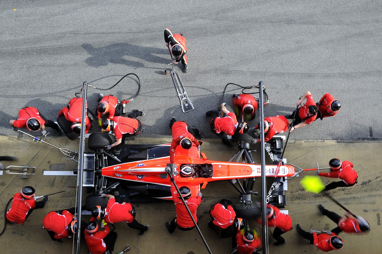 Jules Bianchi (FRA) Marussia F1 Team MR02 practices a pit stop.
03.03.2013. 