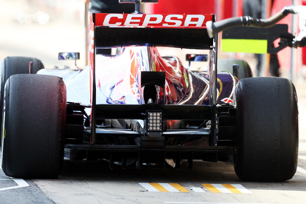 Daniel Ricciardo (AUS) Scuderia Toro Rosso STR8 rear diffuser and rear wing.
03.03.2013. 