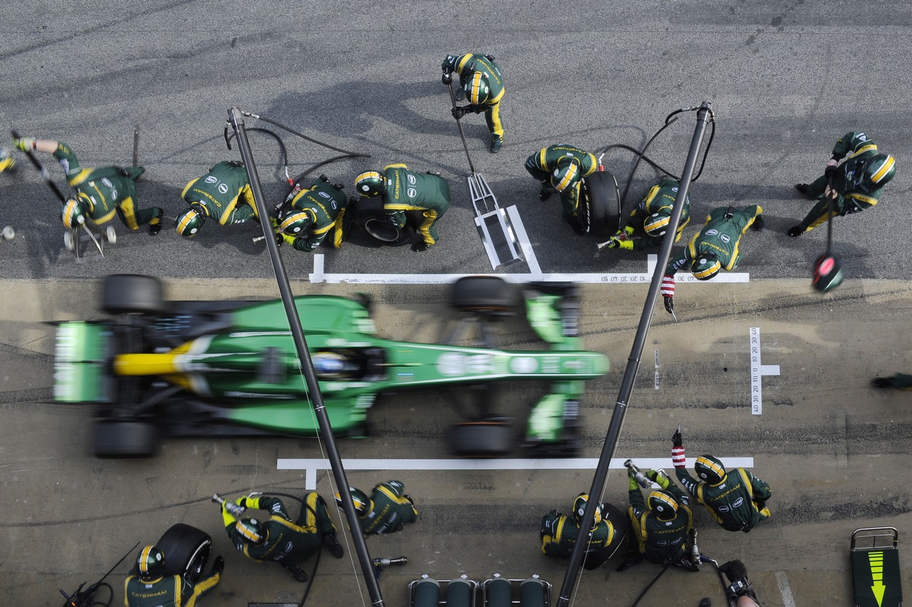 Charles Pic (FRA) Caterham CT03 practices a pit stop.
03.03.2013. 