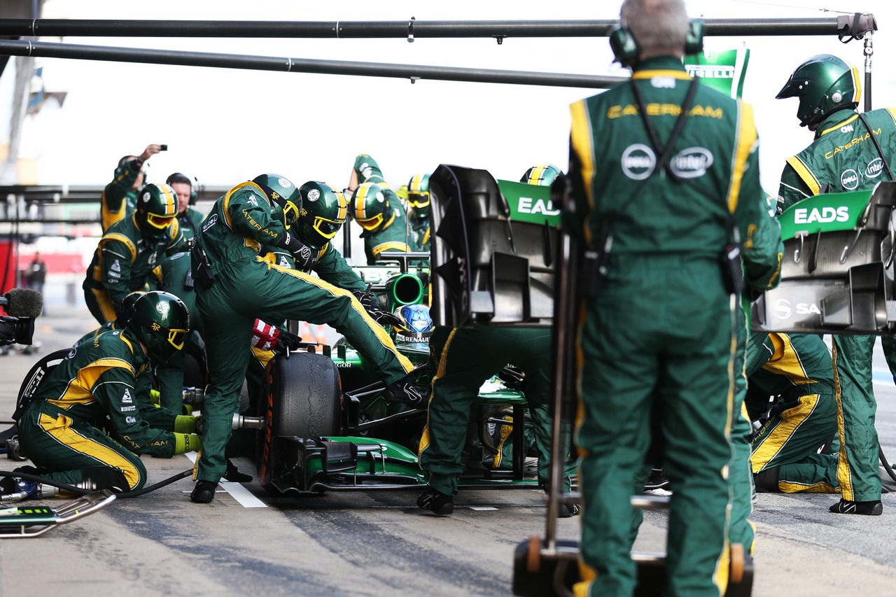 Charles Pic (FRA) Caterham CT03 practices a pit stop.
03.03.2013. 