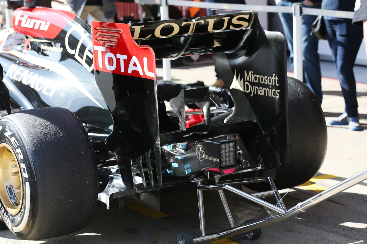 Lotus F1 E21 rear diffuser and rear wing.
03.03.2013. 