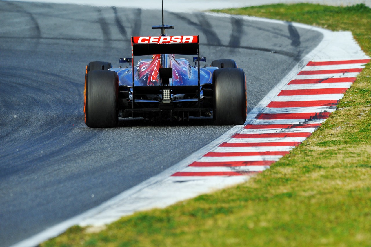 Daniel Ricciardo (AUS) Scuderia Toro Rosso STR8.
