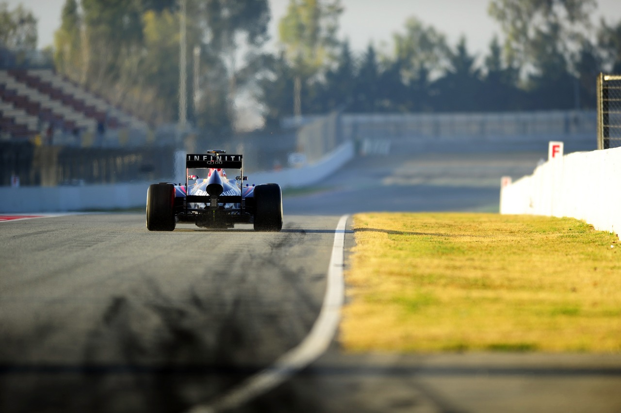 Sebastian Vettel (GER) Red Bull Racing RB9.
