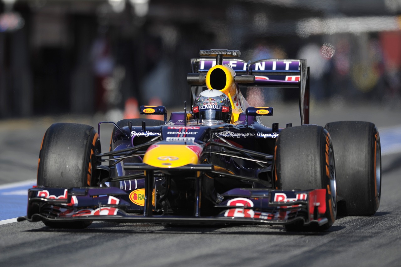 Sebastian Vettel (GER) Red Bull Racing RB9.
