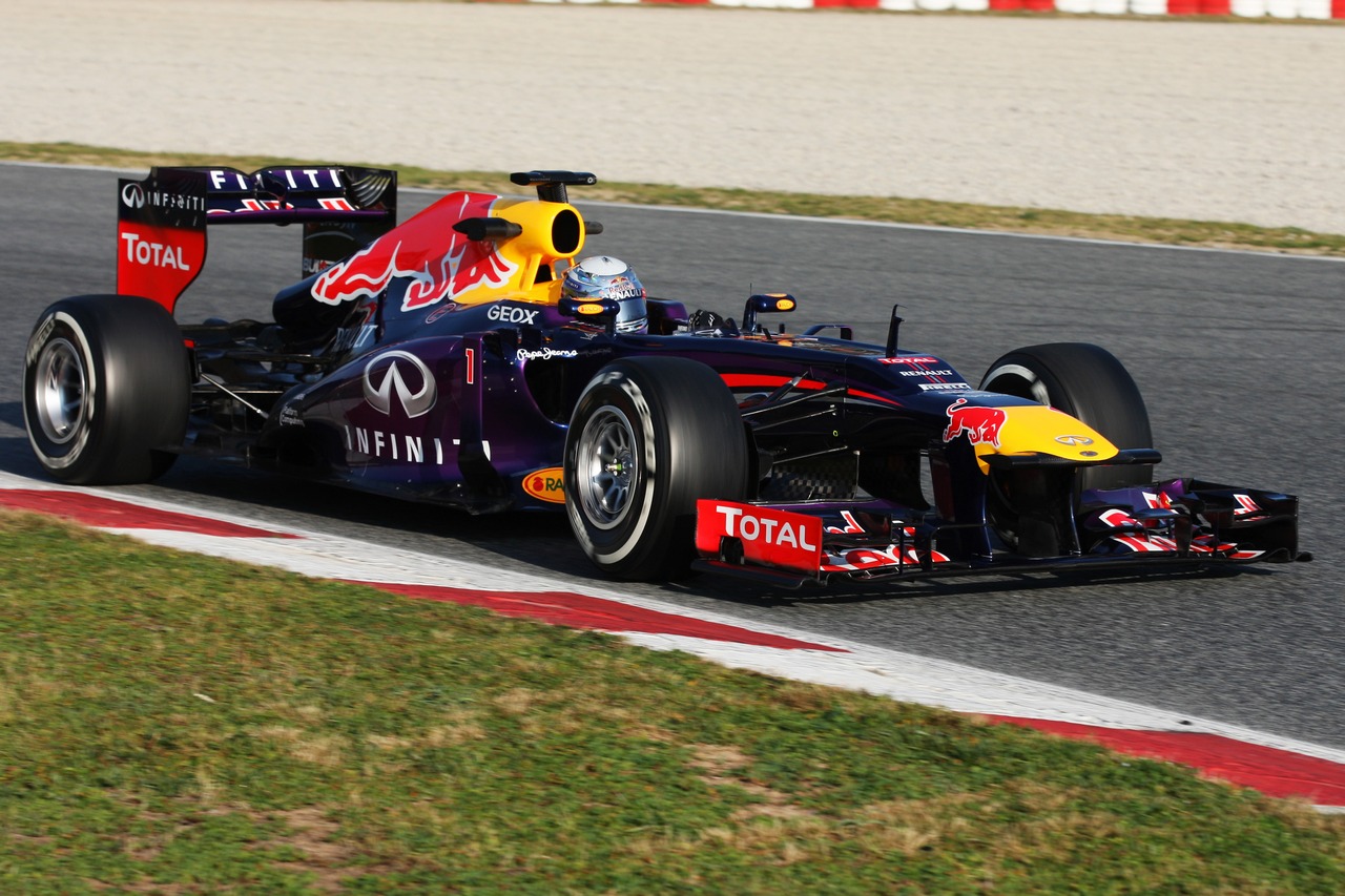 Sebastian Vettel (GER) Red Bull Racing RB9.
