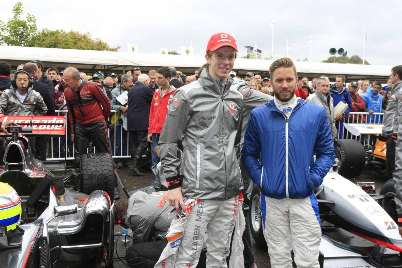 Oliver Turvey (GBR), McLaren Mercedes  with Nick Heidfeld (GER)