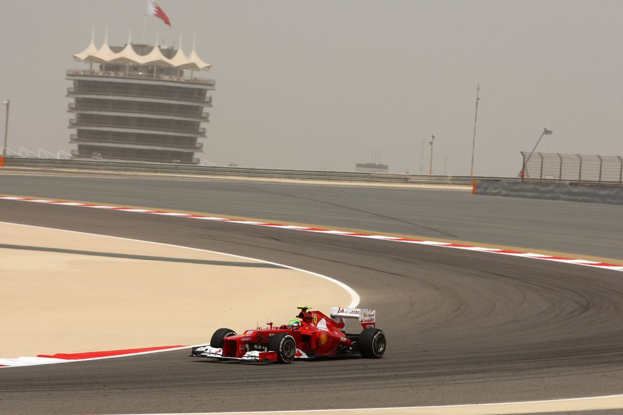 20.04.2012- Free Practice 1, Felipe Massa (BRA) Scuderia Ferrari F2012 and Jenson Button (GBR) McLaren Mercedes MP4-27