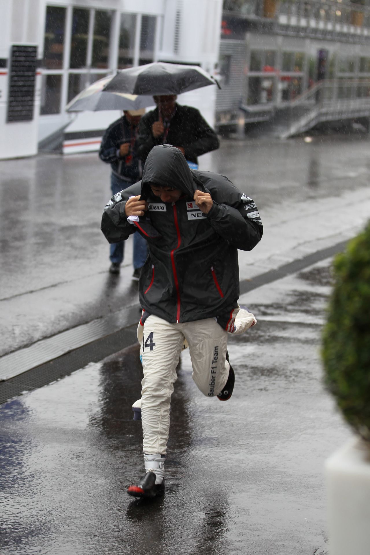 31.08.2012- Free Practice 1, Kamui Kobayashi (JAP) Sauber F1 Team C31  during a heavy rain shower