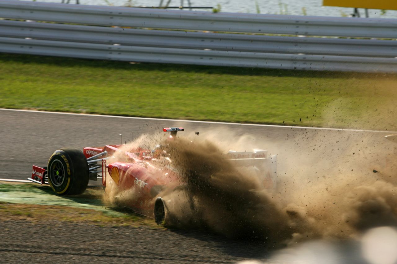 07.10.2012- Race, Crash, Fernando Alonso (ESP) Scuderia Ferrari F2012