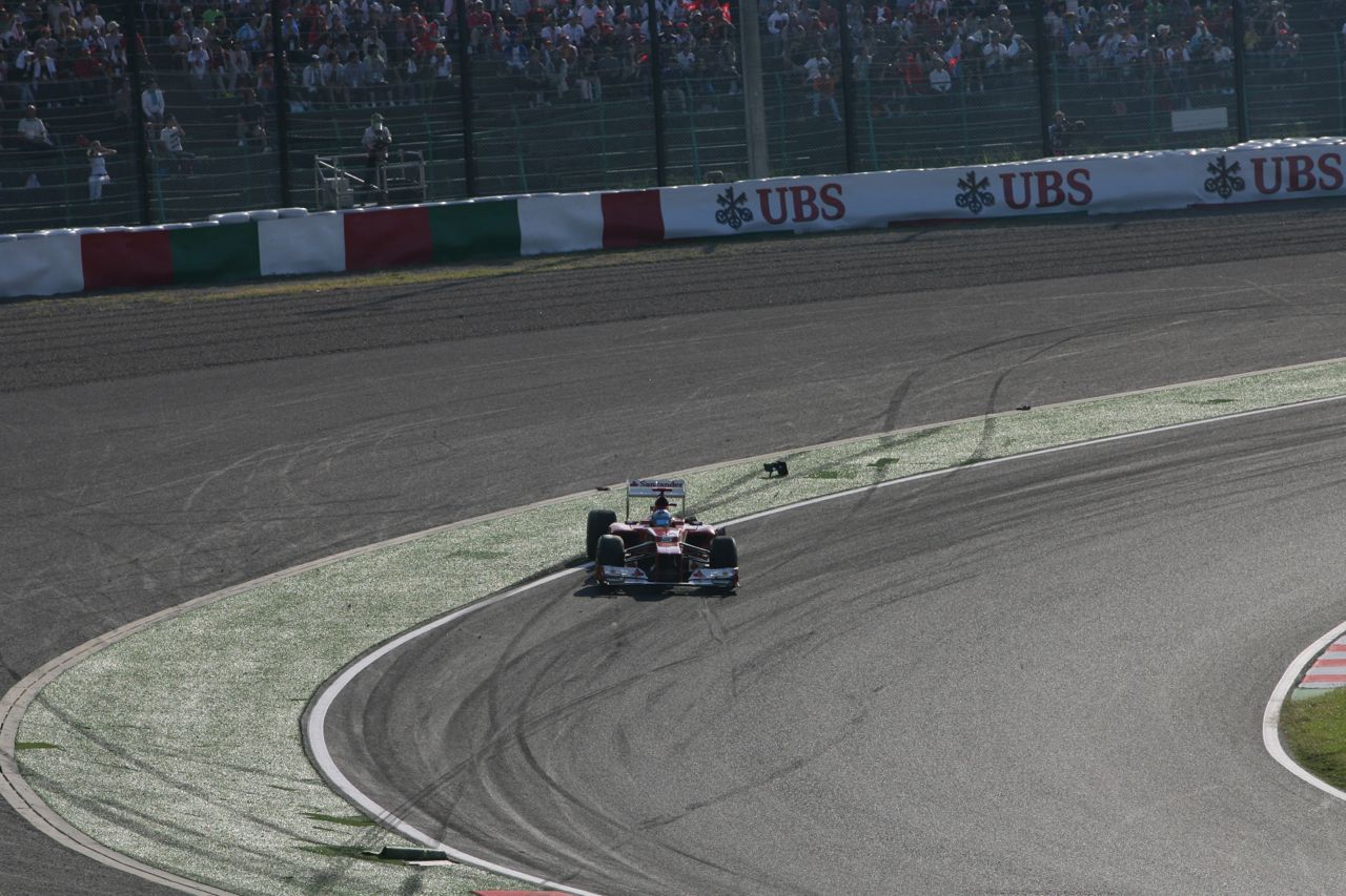 07.10.2012- Race, Crash, Fernando Alonso (ESP) Scuderia Ferrari F2012 