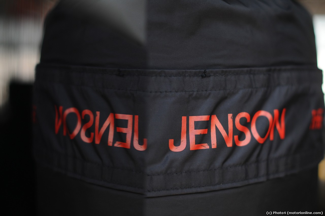 05.09.2013- Jenson Button (GBR) McLaren Mercedes MP4-28 tire cover