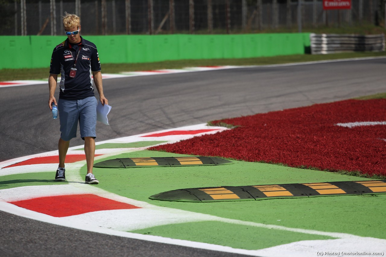 Sebastian Vettel (GER) Red Bull Racing RB9 