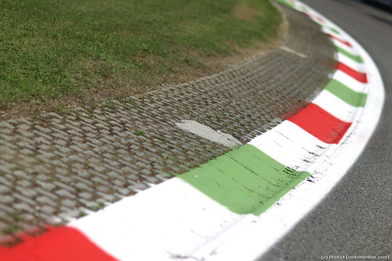 GP Italia: Foto del giovedì