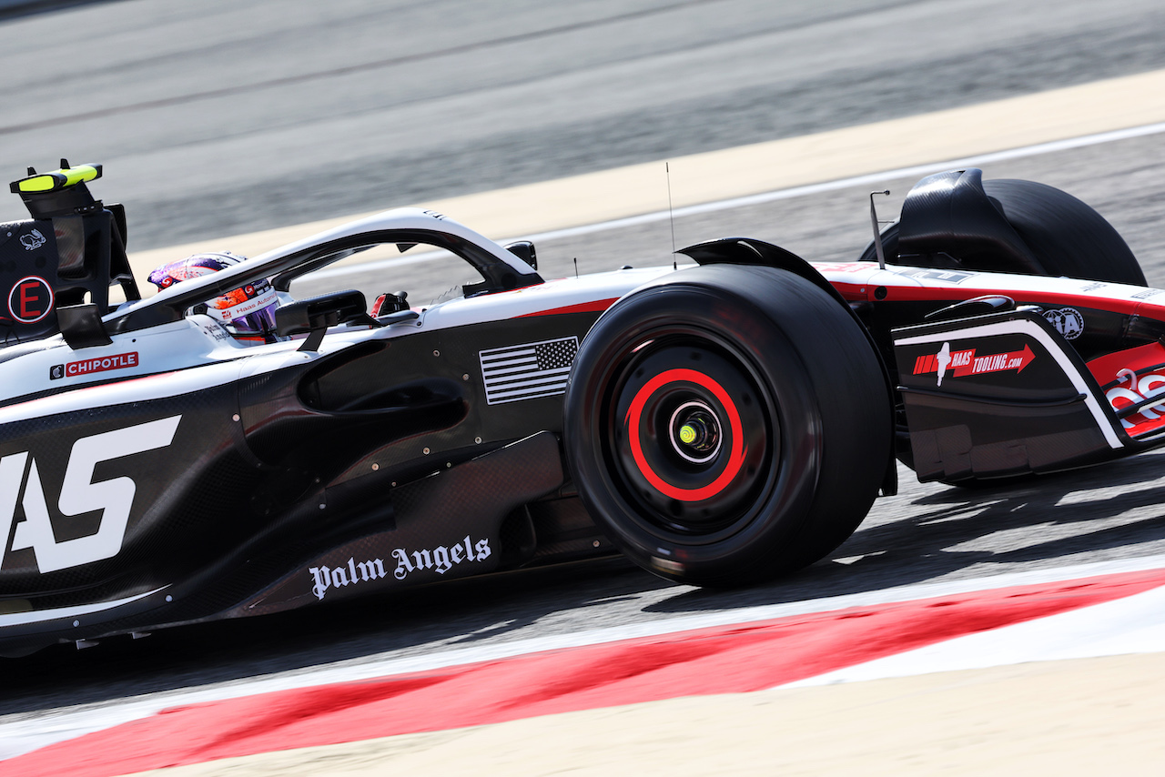 Haas VF-23, Hulkenberg debutta in Bahrain