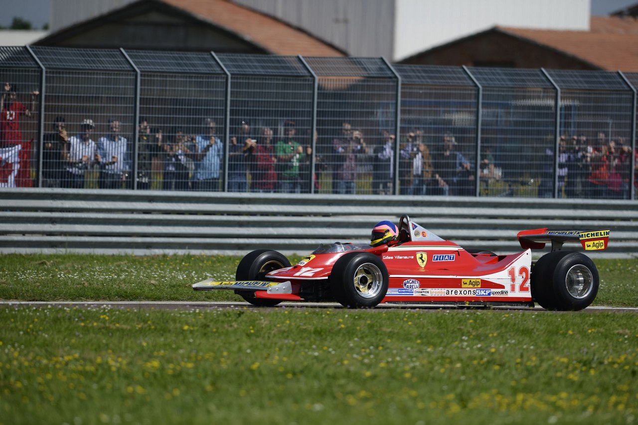 Jacques Villeneuve ricorda il padre Gilles a Fiorano con la Ferrari