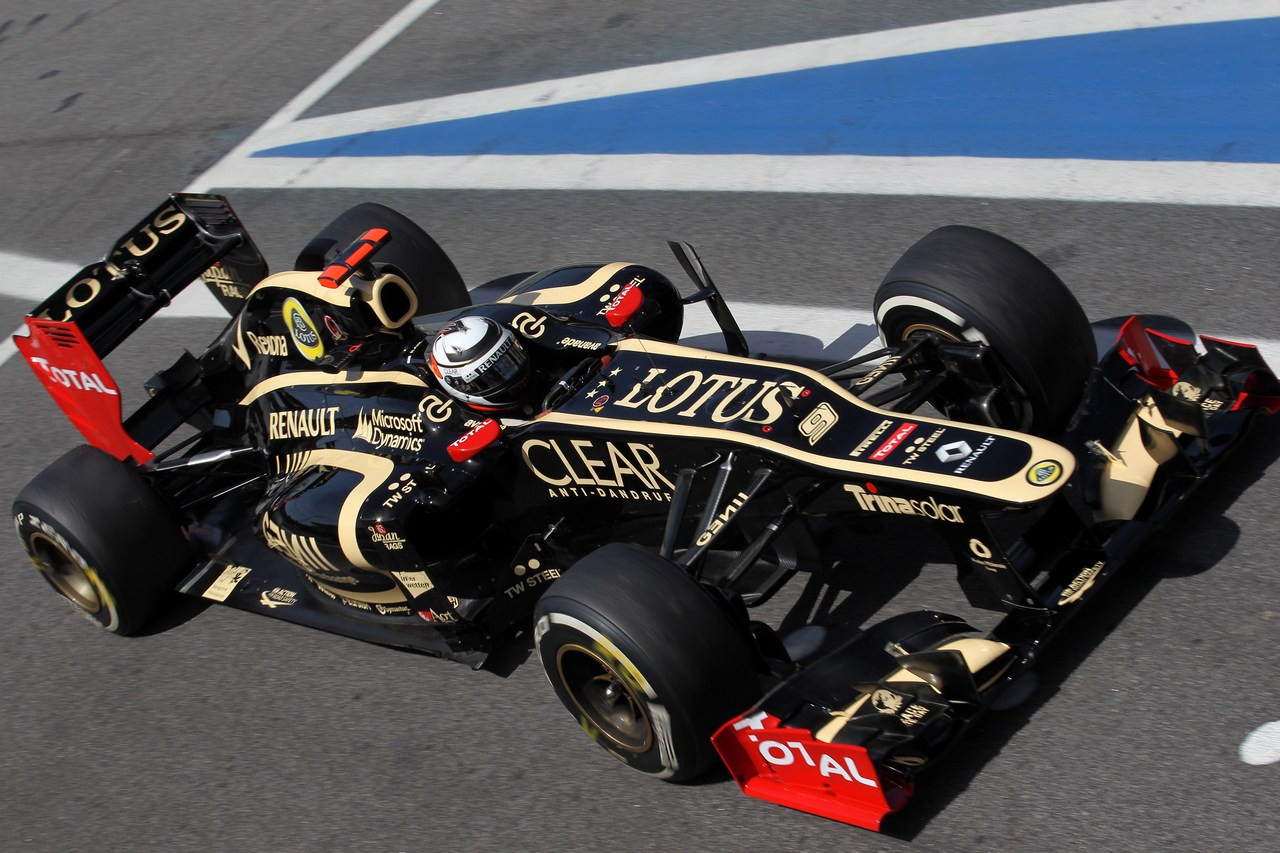 23.11.2012- Free Practice 2, Kimi Raikkonen (FIN) Lotus F1 Team E20 