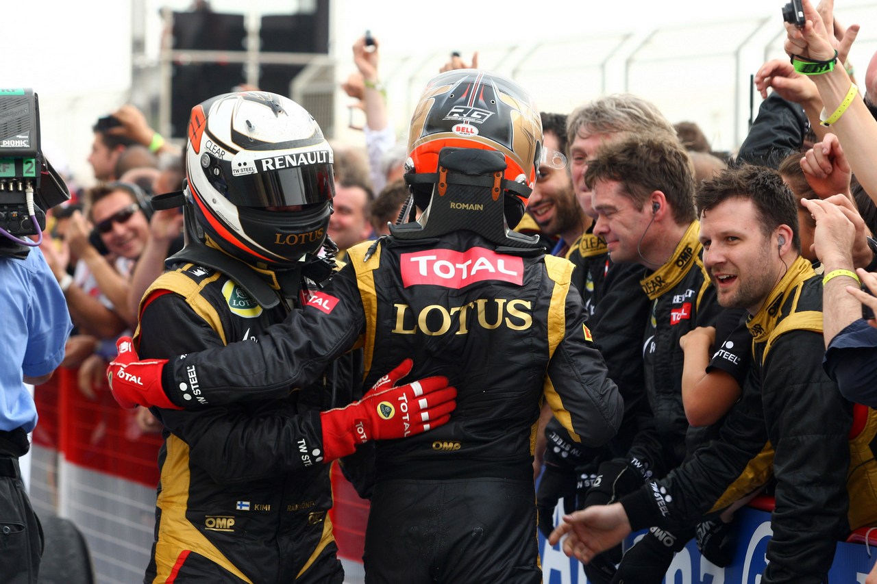 22.04.2012- Race, 2nd position Kimi Raikkonen (FIN) Lotus F1 Team E20 and 3rd position Romain Grosjean (FRA) Lotus F1 Team E20 