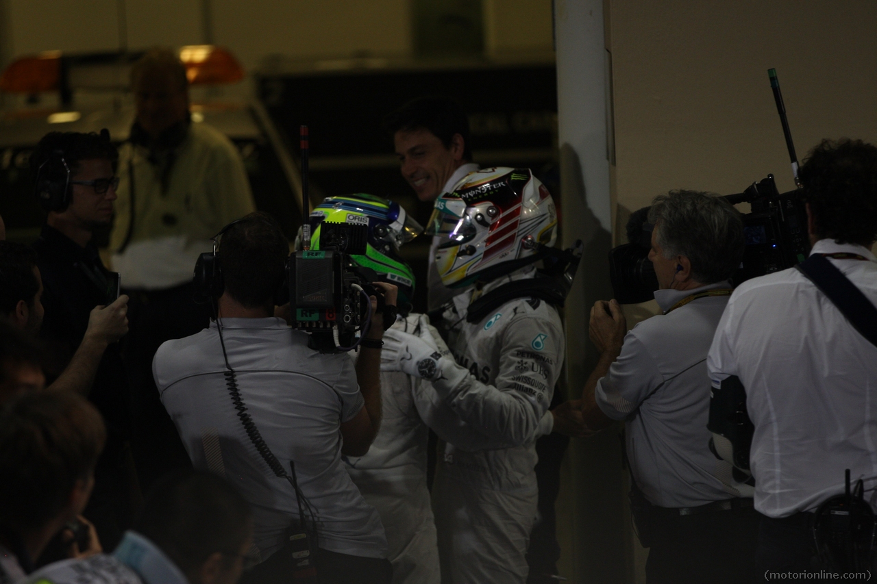 23.11.2014- Race, 2nd position Felipe Massa (BRA) Williams F1 Team FW36 and Lewis Hamilton (GBR) Mercedes AMG F1 W05 race winner and Champion F1 2014