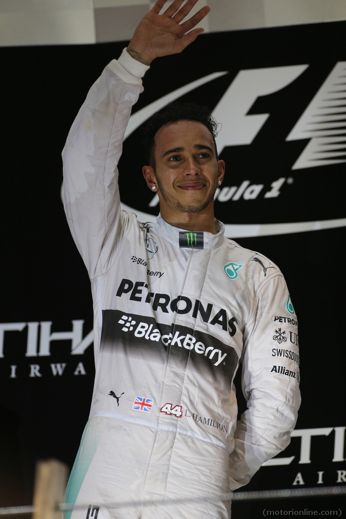 23.11.2014- Race, Lewis Hamilton (GBR) Mercedes AMG F1 W05 race winner and Champion F1 2014