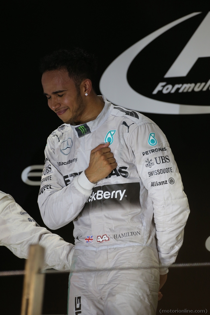 23.11.2014- Race, Lewis Hamilton (GBR) Mercedes AMG F1 W05 race winner and Champion F1 2014