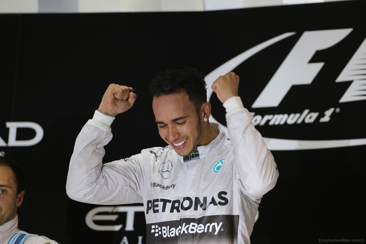 23.11.2014- Race, Lewis Hamilton (GBR) Mercedes AMG F1 W05 race winner and Champion F1 2014