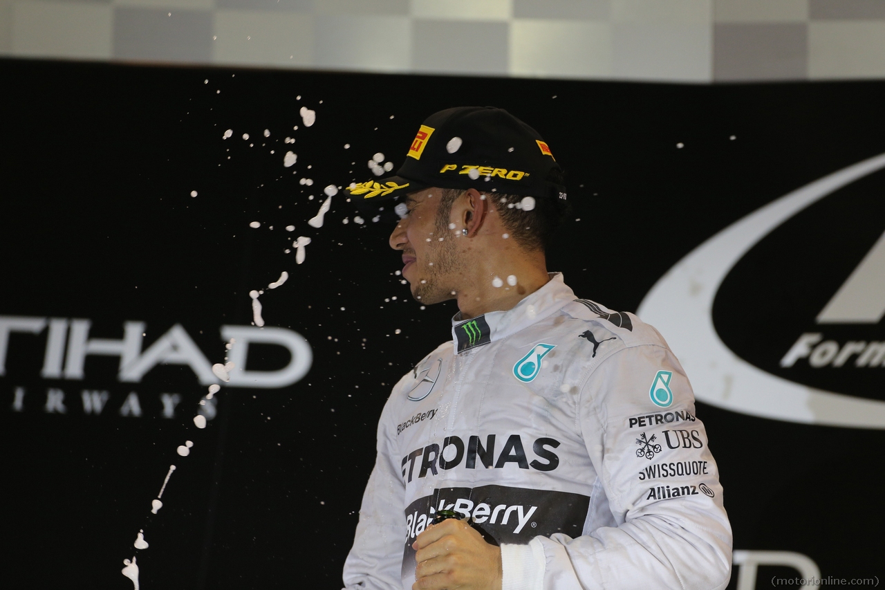 23.11.2014- Race, Lewis Hamilton (GBR) Mercedes AMG F1 W05 race winner and Champion F1 2014