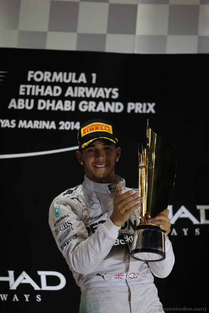 23.11.2014- Race, Lewis Hamilton (GBR) Mercedes AMG F1 W05 race winner and World Champion F1 2014