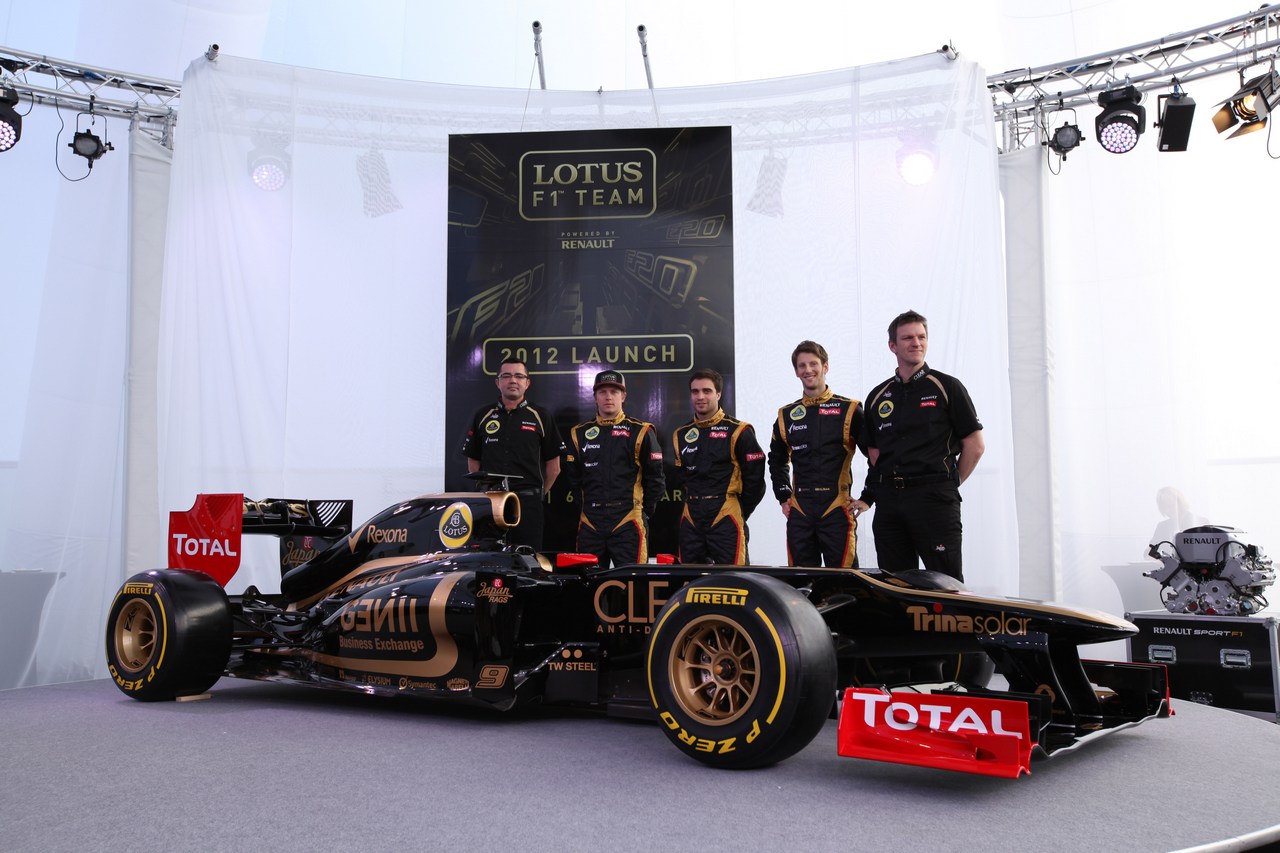 Eric Boullier (FRA), Team Principal, Lotus Renault GP with Kimi Raikkonen, Jerome d'Ambrosio (BEL), Lotus Renault F1 Team, Romain Grosjean (FRA), Lotus Renault F1 Team and James Allison, Lotus Renault F1 Team Technical director - Lotus F1 Team E20 Launch