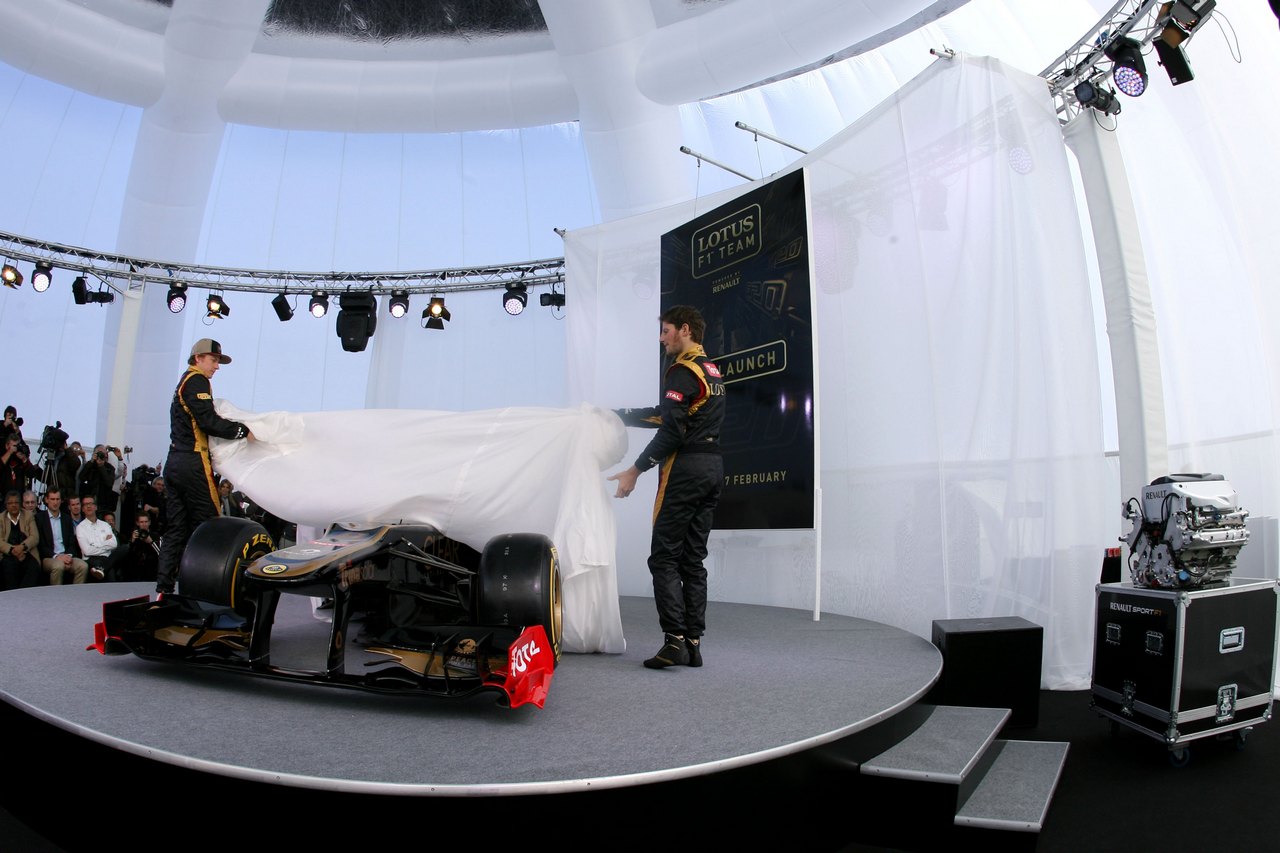 
Kimi Raikkonen (FIN), Team Lotus Renault GP and Romain Grosjean (FRA), Lotus Renault GP  - Lotus F1 Team E20 Launch 