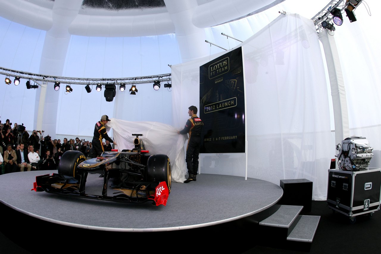 
Romain Grosjean (FRA), Lotus Renault GP and Kimi Raikkonen (FIN), Team Lotus Renault GP  - Lotus F1 Team E20 Launch 