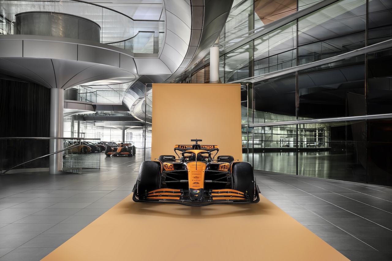 McLaren MCL38