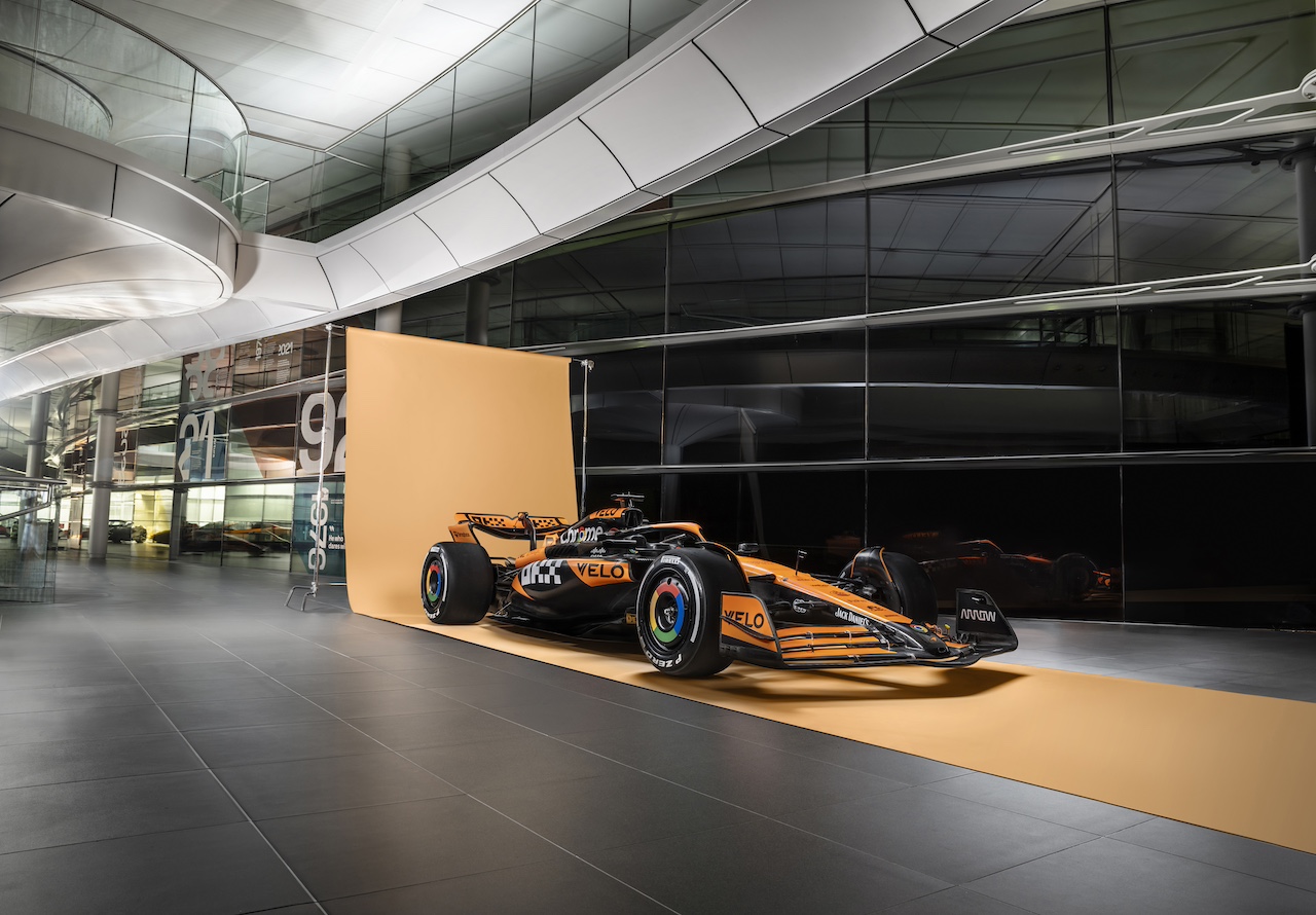 McLaren MCL38