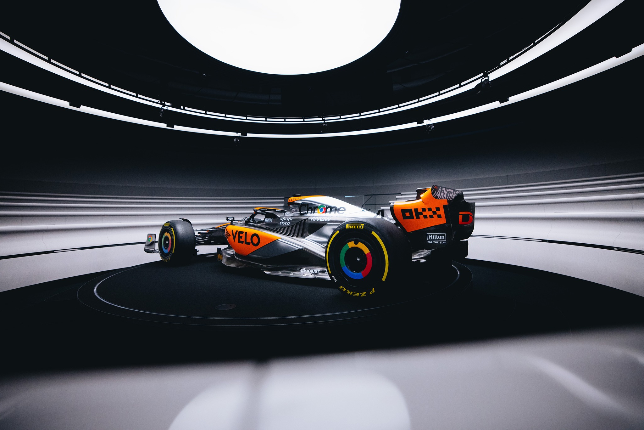 McLaren MCL60 - livrea Silverstone