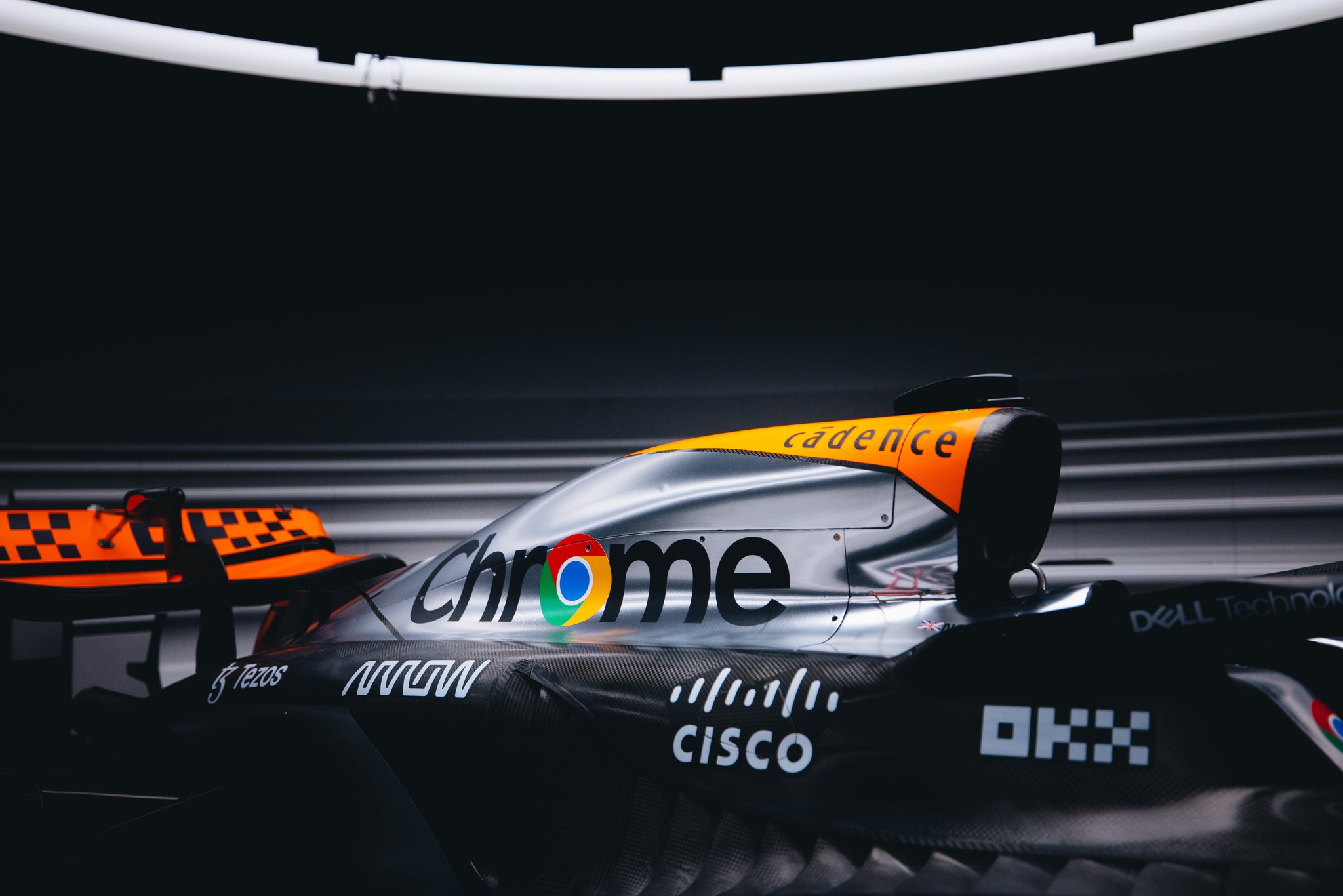 McLaren MCL60 - livrea Silverstone