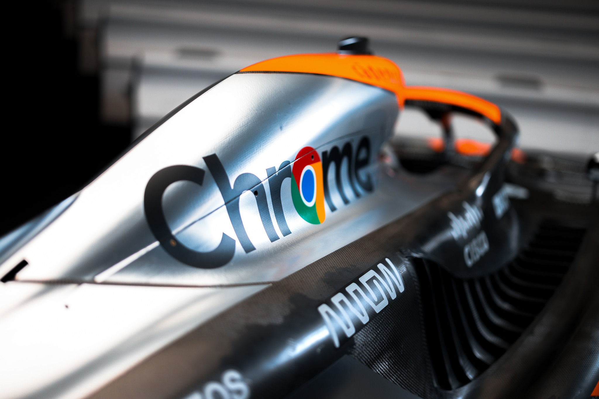 McLaren MCL60 - livrea Silverstone