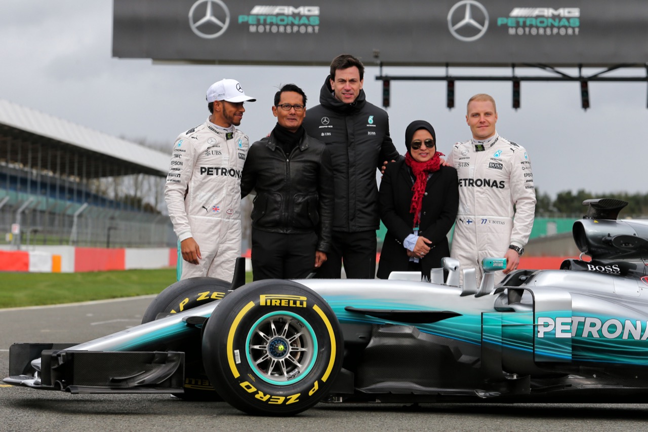 Lewis Hamilton (GBR) Mercedes AMG F1; Toto Wolff (GER) Mercedes AMG F1 Shareholder and Executive Director; and Valtteri Bottas (FIN) Mercedes AMG F1, with guests.
23.02.2017.