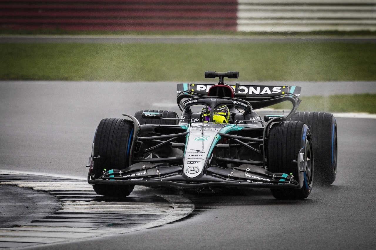 Mercedes W15 Shakedown à Silverstone