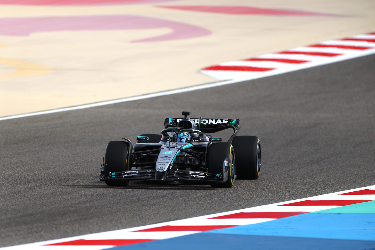 MERCEDES W16 - FILMING DAY IN BAHRAIN