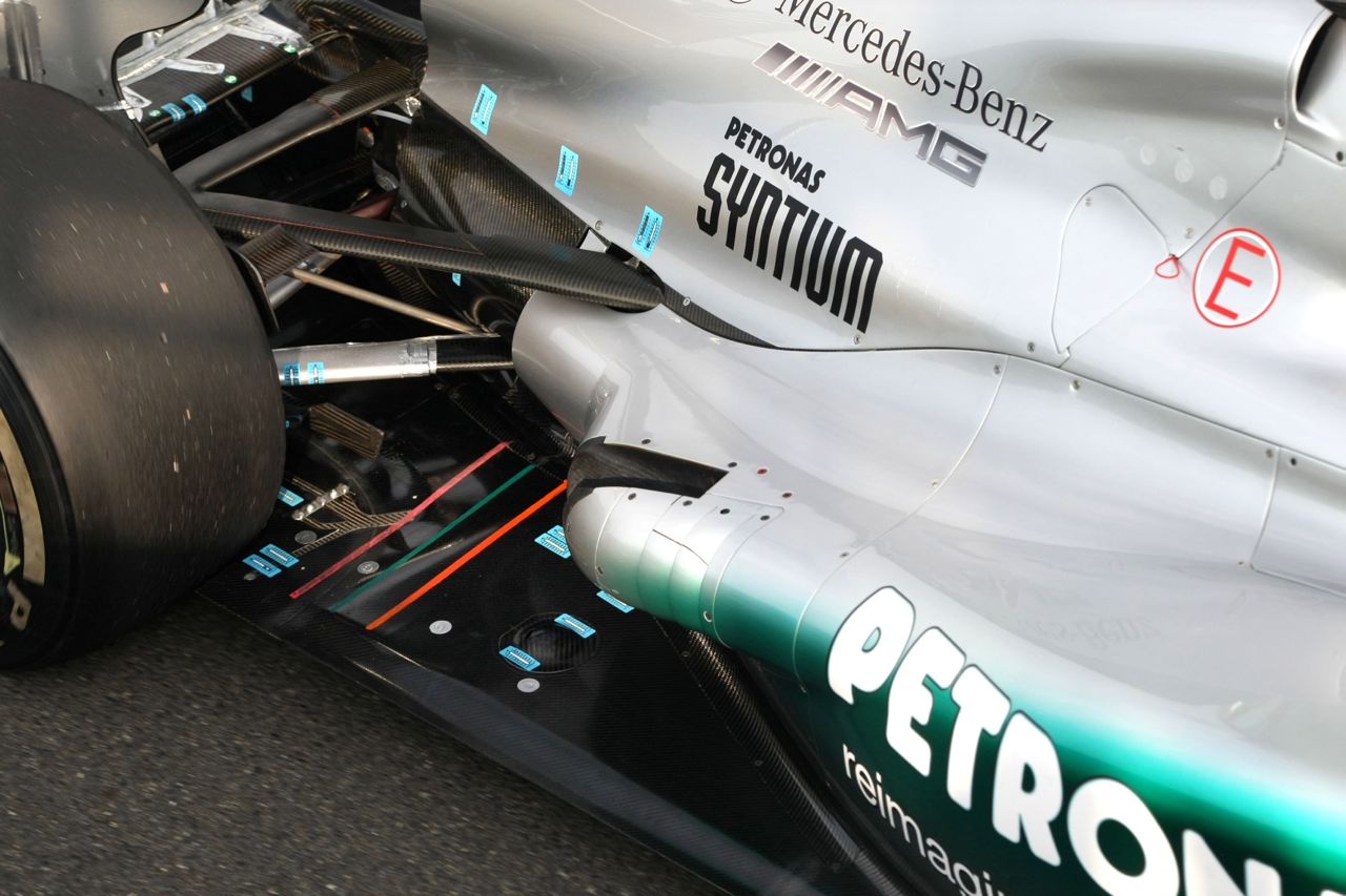 Nuovi Scarichi Mercedes Test Magny Cours