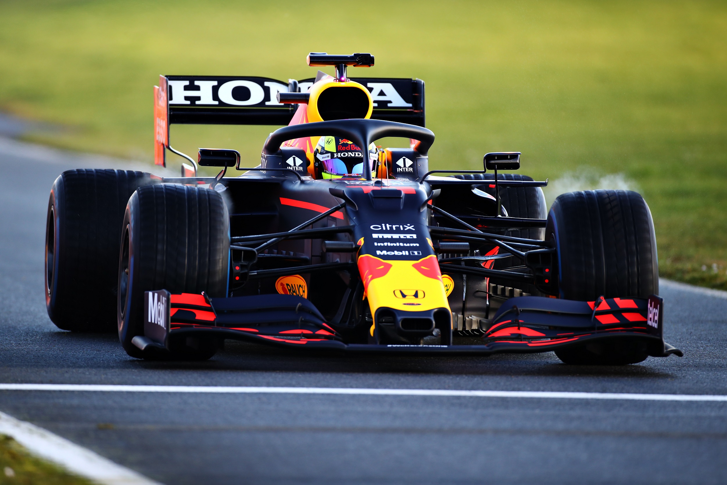 PRIMO GIORNO DI PEREZ IN RED BULL - SILVERSTONE