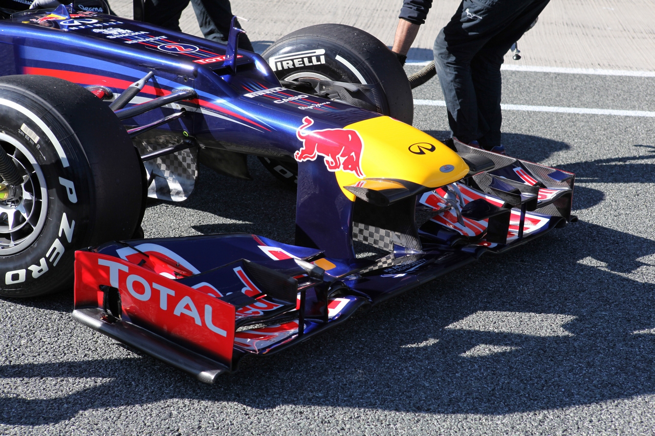07.02.2012 Jerez, Spain,
Mark Webber (AUS), Red Bull Racing in the new RB8 front wing - Formula 1 Testing, day 1 - Formula 1 World Championship 
