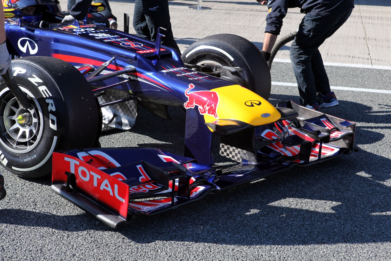 07.02.2012 Jerez, Spain,
Mark Webber (AUS), Red Bull Racing in the new RB8 front wing - Formula 1 Testing, day 1 - Formula 1 World Championship 