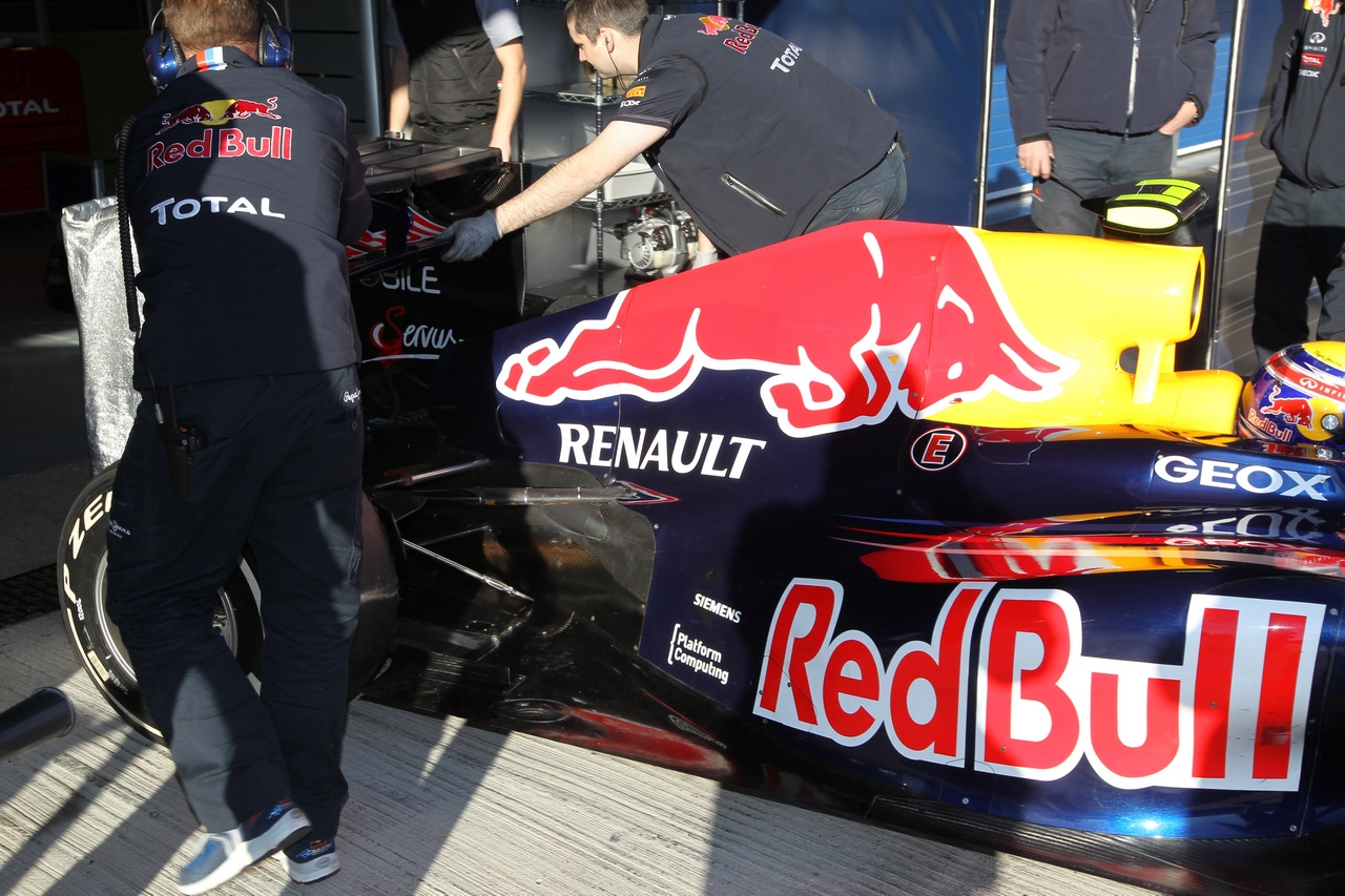 08.02.2012 Jerez, España, Mark Webber (AUS), alerón trasero de Red Bull Racing - Pruebas de Fórmula 1, día 1 - Campeonato Mundial de Fórmula 1