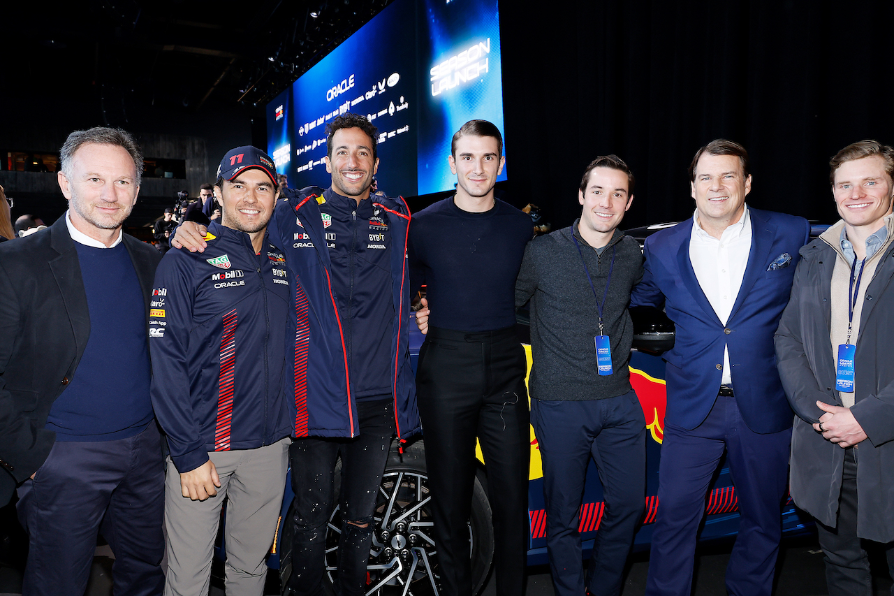 Red Bull Racing Team Principal Christian Horner, Sergio Perez of Mexico and Oracle Red Bull Racing, Daniel Ricciardo of Australia and Oracle Red Bull Racing, Jim Farley, CEO of Ford and members of the Ford family pose for a photo during the Oracle Red Bull Racing Season Launch 2023 at Classic Car Club Manhattan on February 03, 2023 in New York City. (Photo by Mike Coppola/Getty Images for Oracle Red Bull Racing) // FIA / Getty Images / Red Bull Content Pool // SI202302030511 // Usage for editorial use only // 