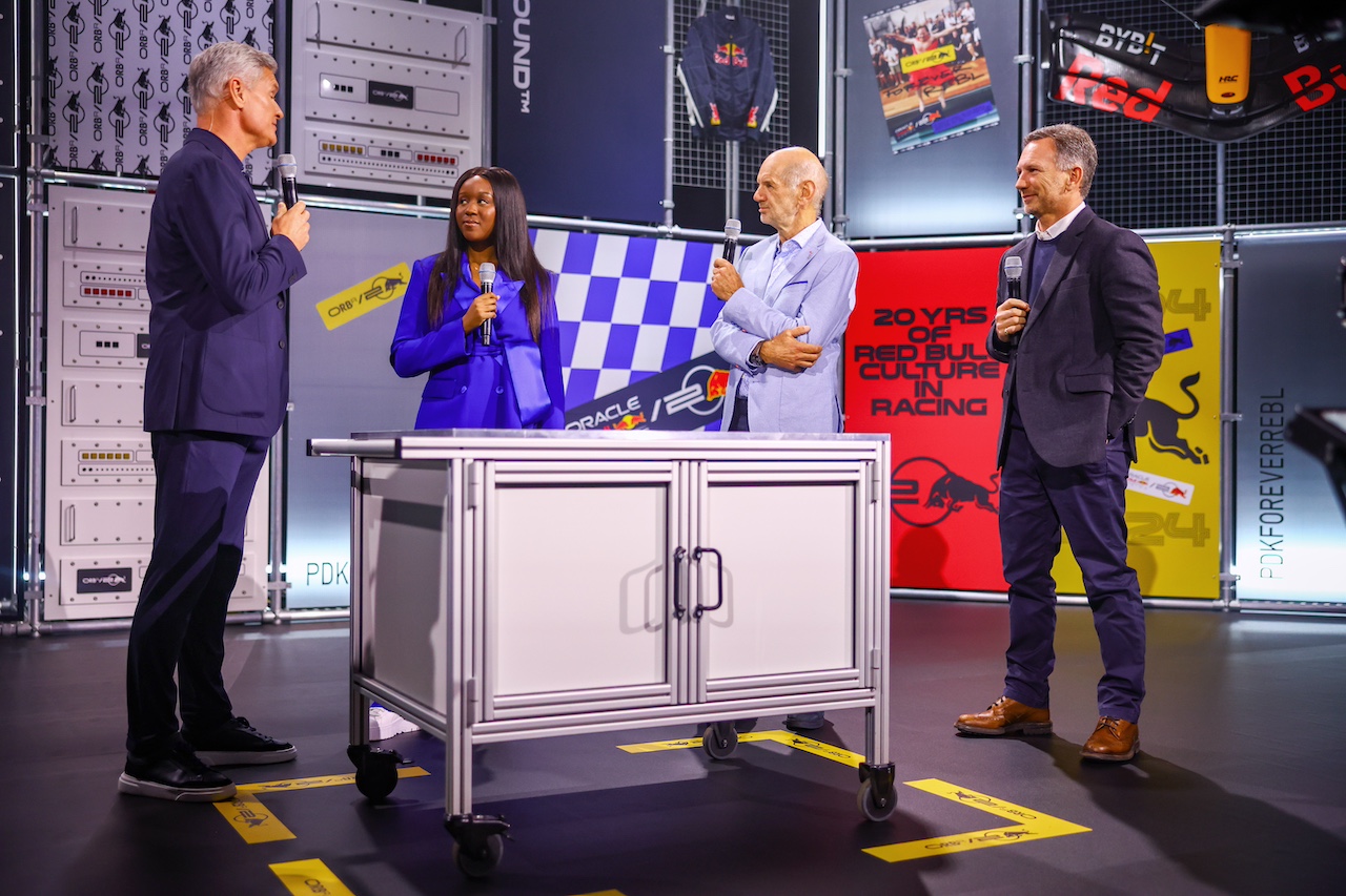 MILTON KEYNES, ENGLAND - FEBRUARY 15: Red Bull Racing Team Principal Christian Horner talks with Adrian Newey, the Chief Technical Officer of Red Bull Racing and David Coulthar during the Oracle Red Bull Racing RB20 car launch at Red Bull Racing Factory on February 15, 2024 in Milton Keynes, England. (Photo by Mark Thompson/Getty Images for Red Bull Racing) // SI202402150768 // Usage for editorial use only // 