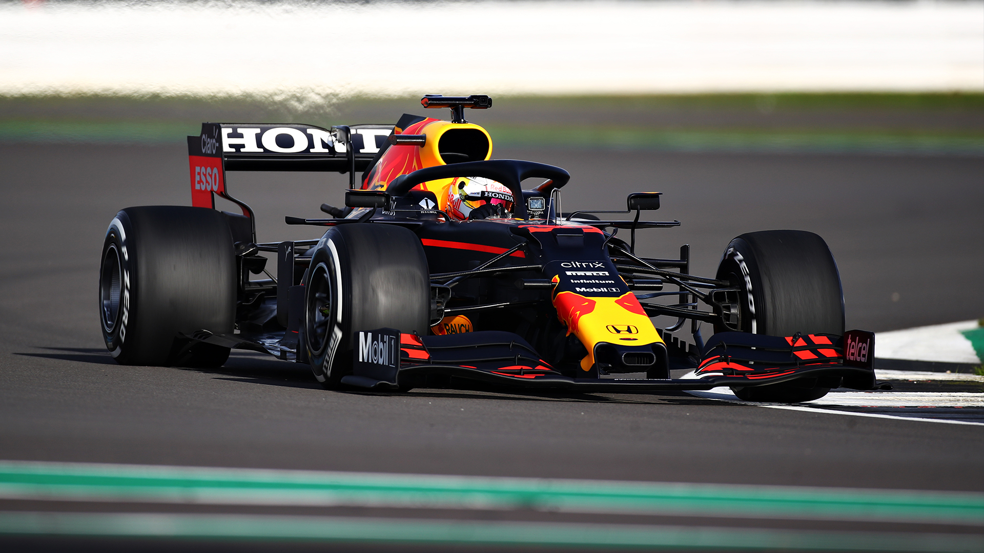 red Bull, Verstappen a Silverstone con la RB15