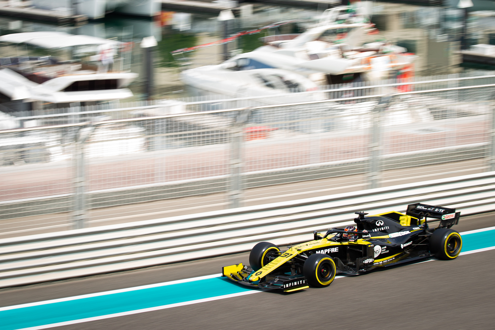 Renault, Esteban Ocon - Test Abu Dhabi 2019