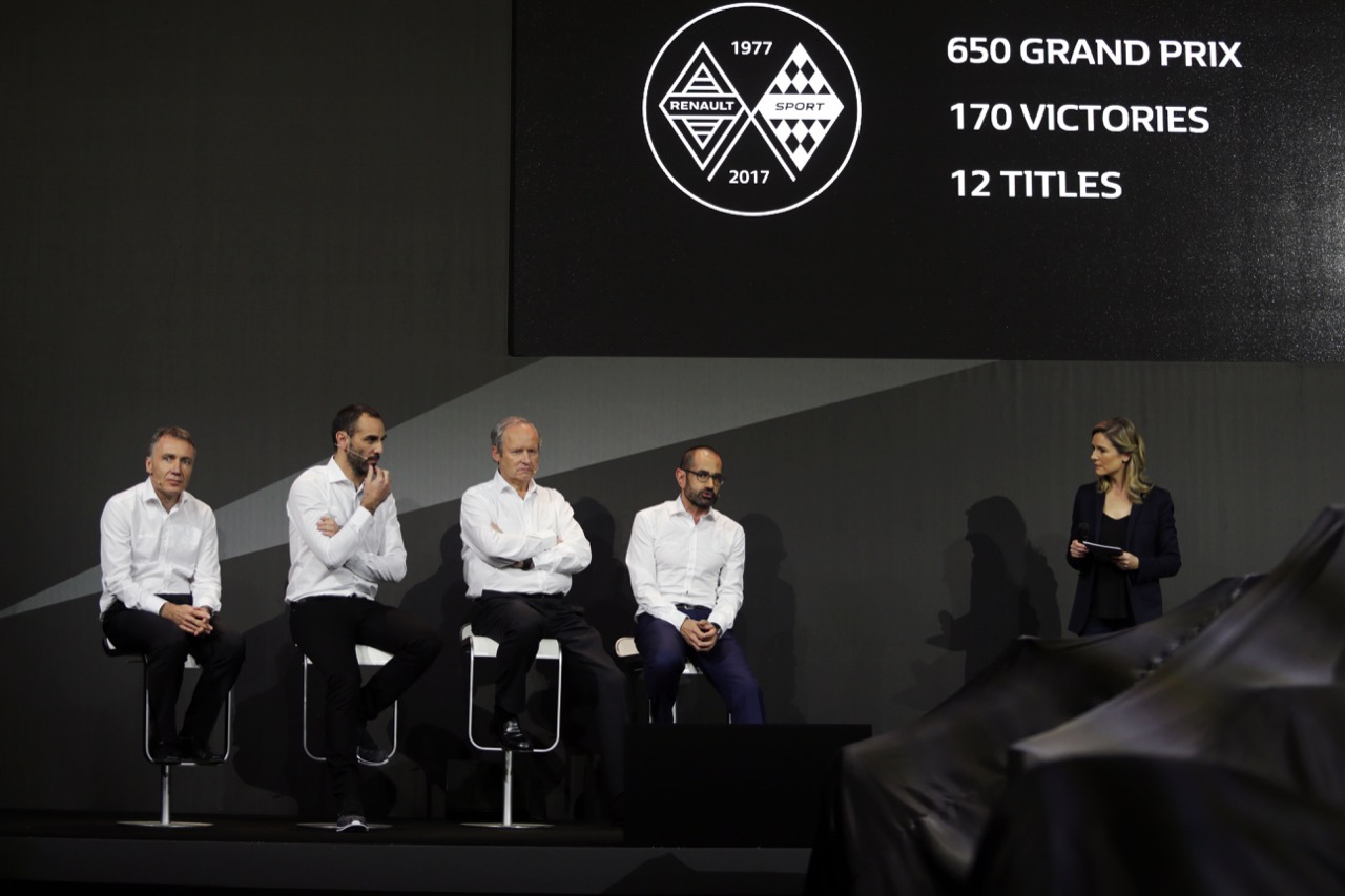 (L to R): Bob Bell (GBR) Renault Sport F1 Team Chief Technical Officer with Cyril Abiteboul (FRA) Renault Sport F1 Managing Director; Jerome Stoll (FRA) Renault Sport F1 President; and Thierry Koskas, Renault Executive Vice President of Sales and Marketing.
21.02.2017.