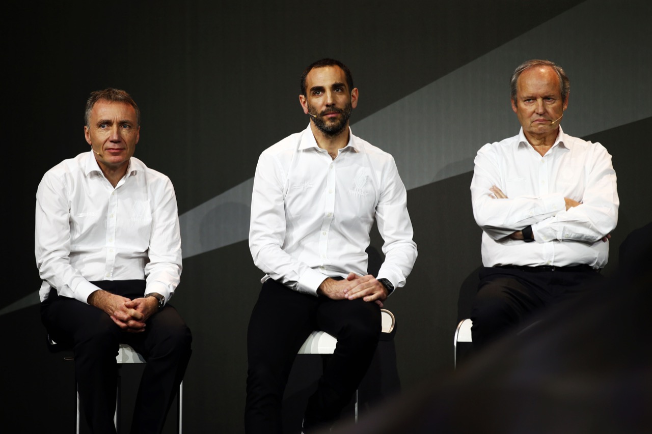 (L to R): Bob Bell (GBR) Renault Sport F1 Team Chief Technical Officer with Cyril Abiteboul (FRA) Renault Sport F1 Managing Director and Jerome Stoll (FRA) Renault Sport F1 President.
21.02.2017.