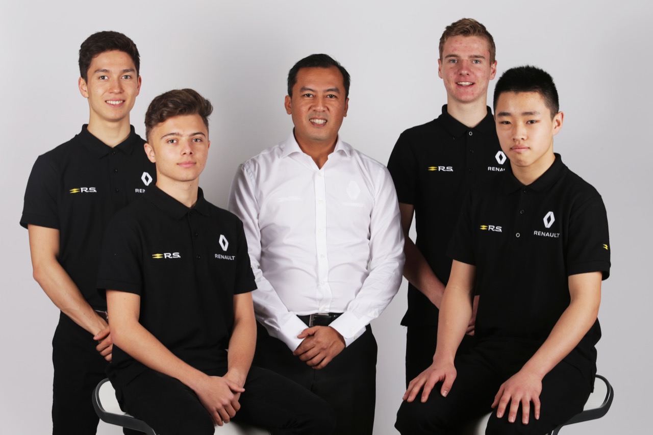 Renault Sport Academy Drivers (L to R): Jack Aitken (GBR); Max Fewtrell (GBR); Mia Sharizman (MAL) Renault Sport Academy Director; Jarno Opmeer (NLD); Sun Yue Yang (CHN). 
21.02.2017.